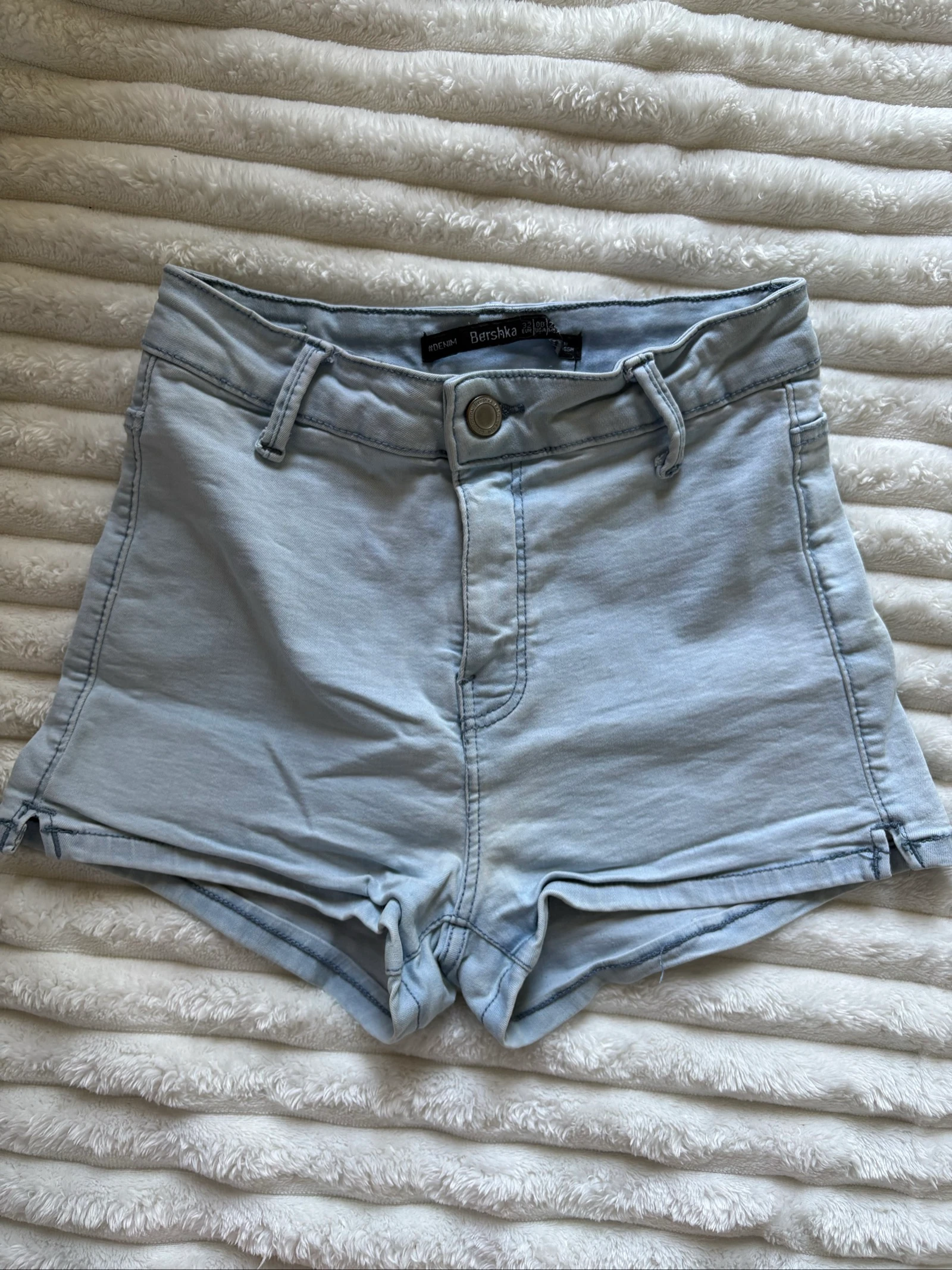Short court en jean taille 32